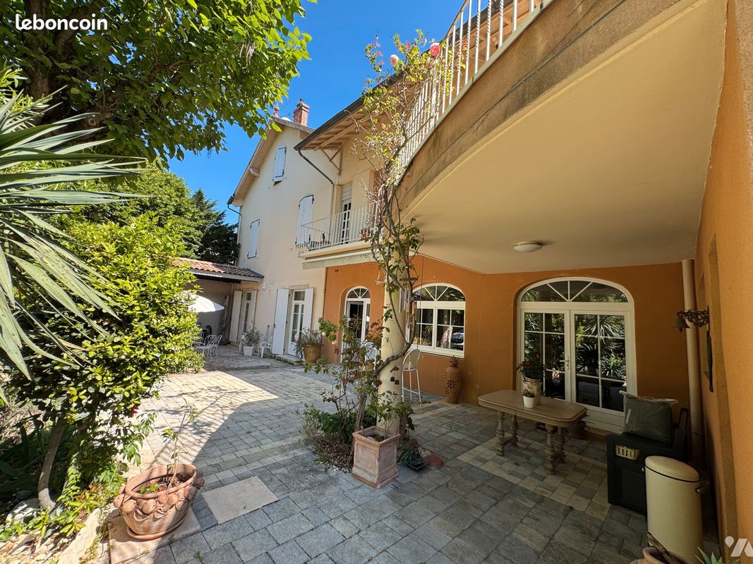 Maison 11 pièces 280 m² · à Crest · 280 m² · 655 000 €