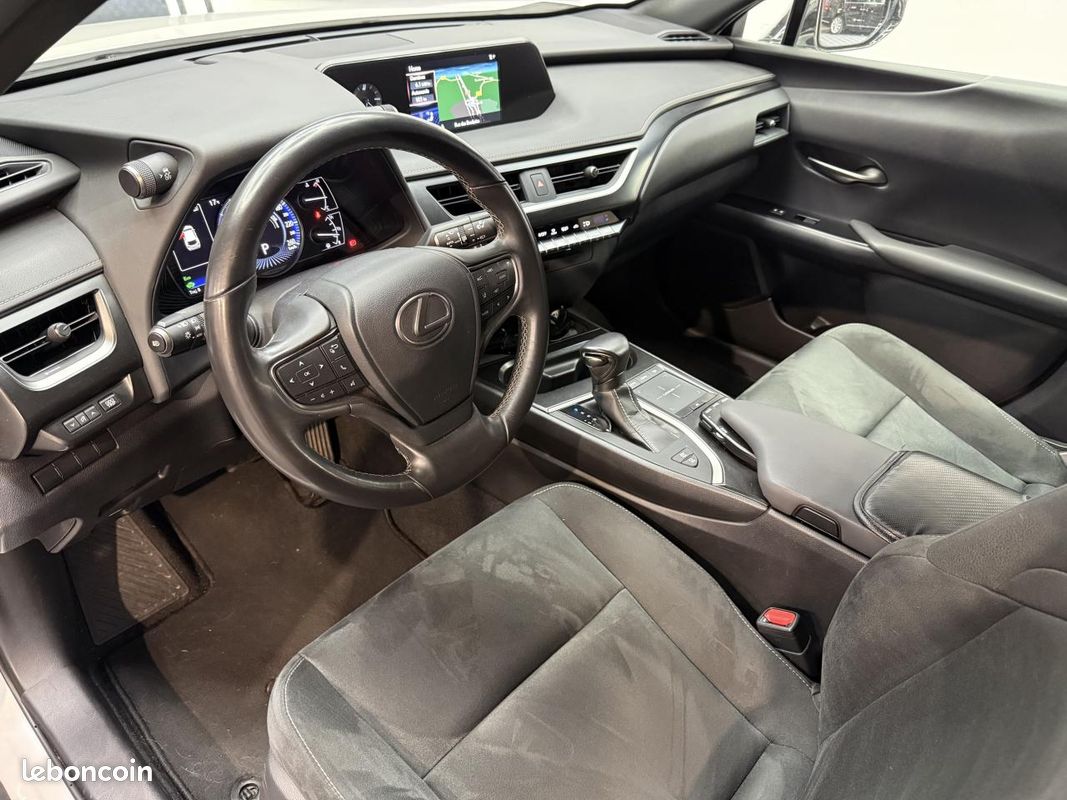 LEXUS UX 250h 2WD - BV E-CVT 2020 250H Executive (image 7)