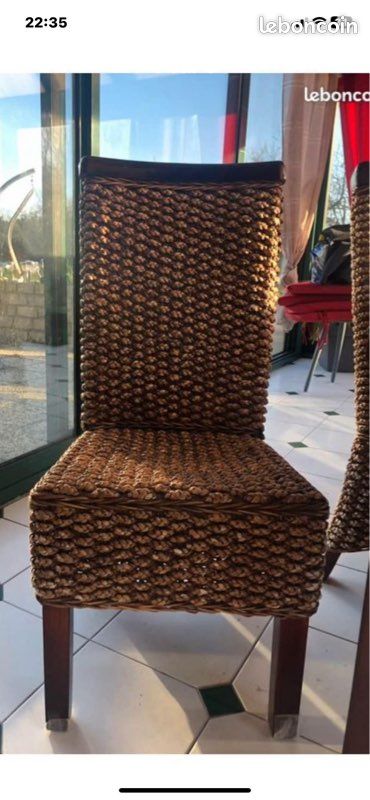 Table avec 6 chaises (image 4)