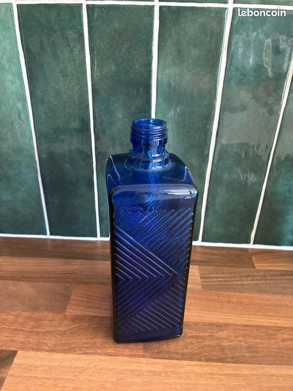 Bouteille bleue (image 1)