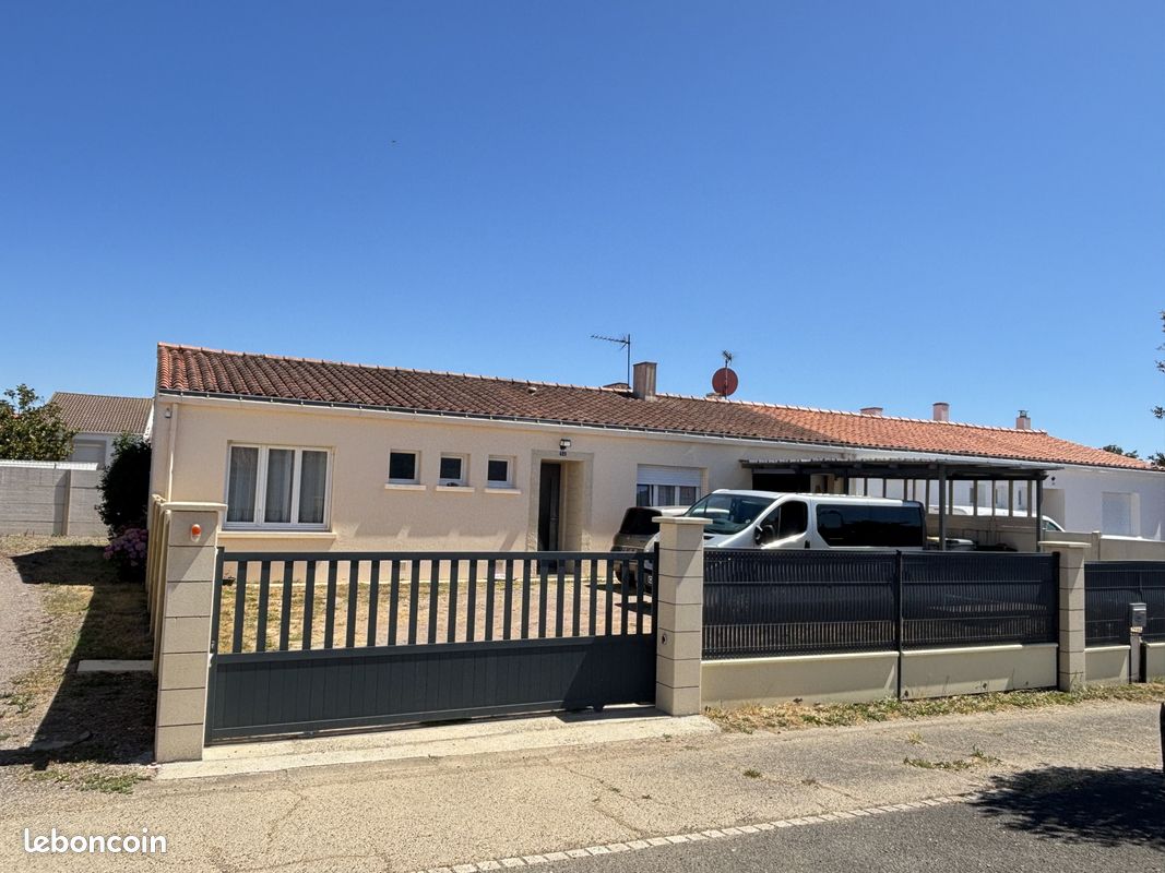 Maison 3 pièces 86 m² · à Saint-Mathurin · 86 m² · 240 350 €