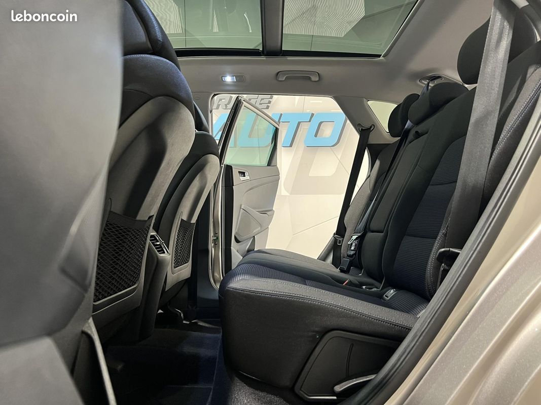 HYUNDAI TUCSON 1.7 CRDi 115 2WD Initia Plus (image 8)