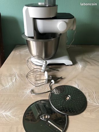 Robot Cuisine Bosch MUMS2EW00 - Blender, Hachoir, Presse-agrumes, Set Pâtisserie - 700W - Neuf