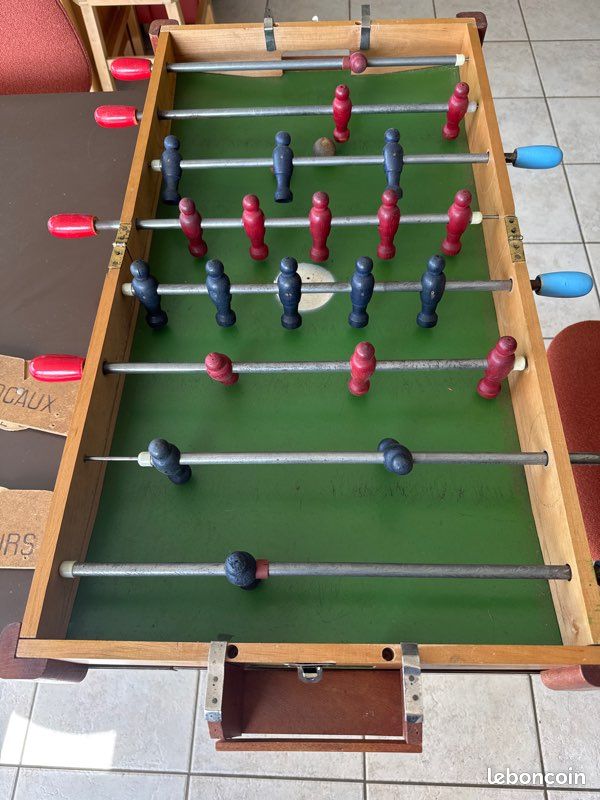 Baby-foot de table vintage en bois (image 1)