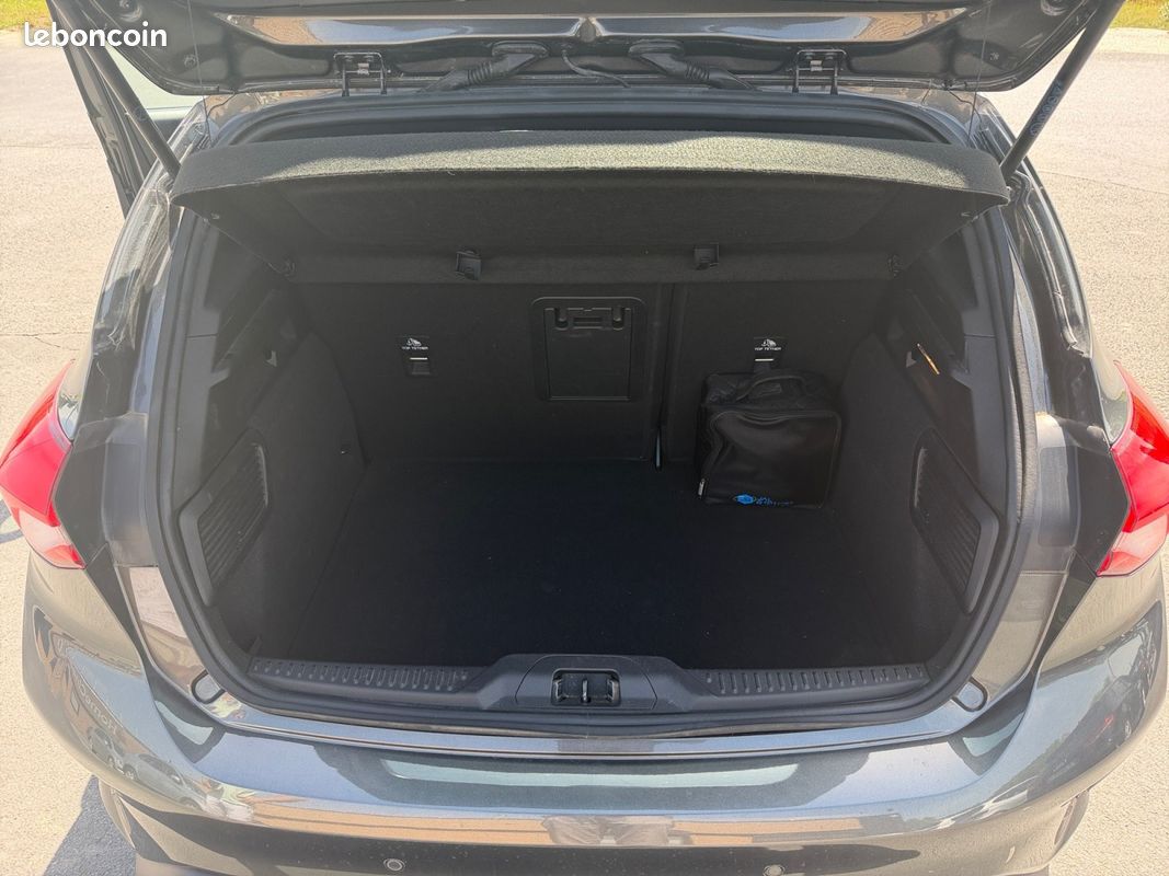 FORD FOCUS 1.5 EcoBoost 150 SS BVA8 ST Line - GPS - Caméra - Détecteur angles mort - Carplay - Suivi à jour (image 21)