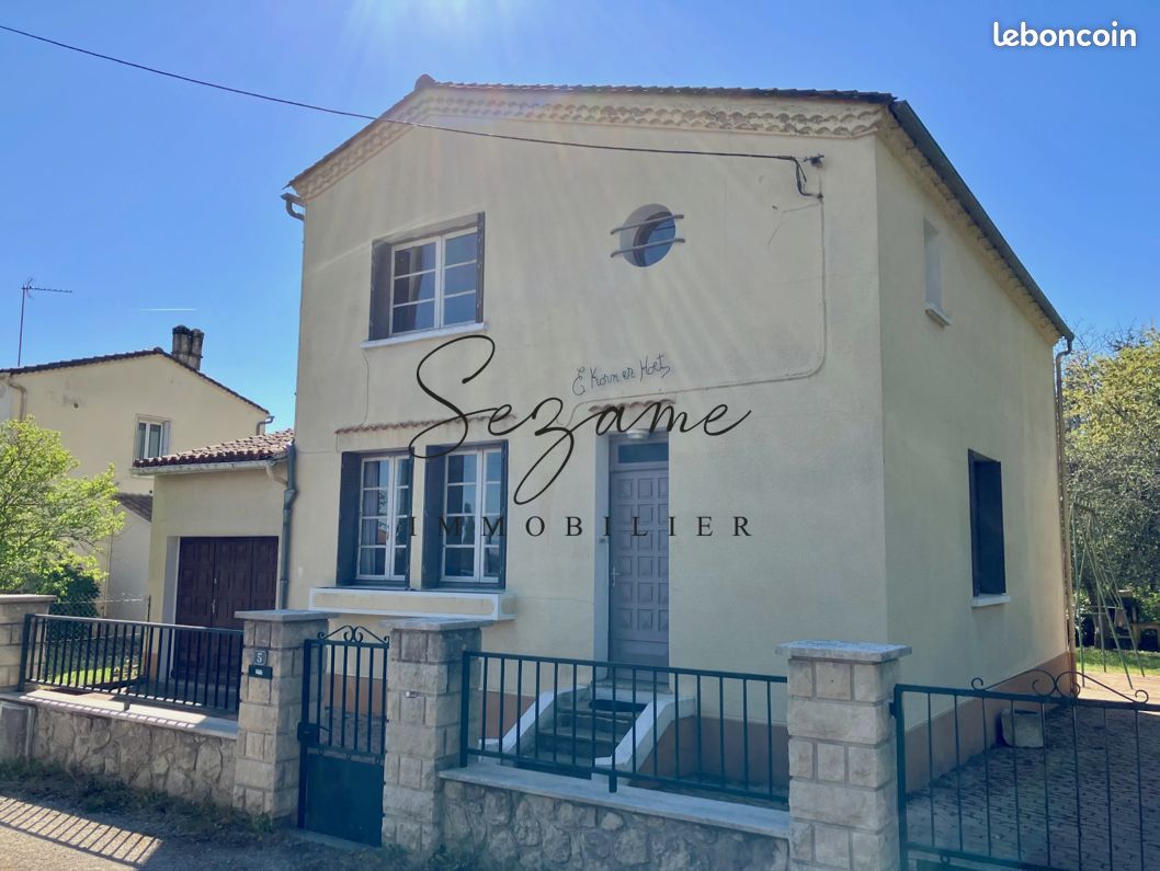 Maison 5 pièces 132 m² · à La Rochefoucauld-en-Angoumois · 132 m² · 149 000 €
