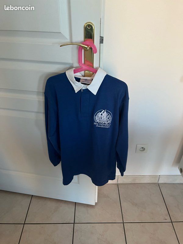 Joli polo comme neuf collège des ormeaux taille 9 10 ans (image 1)