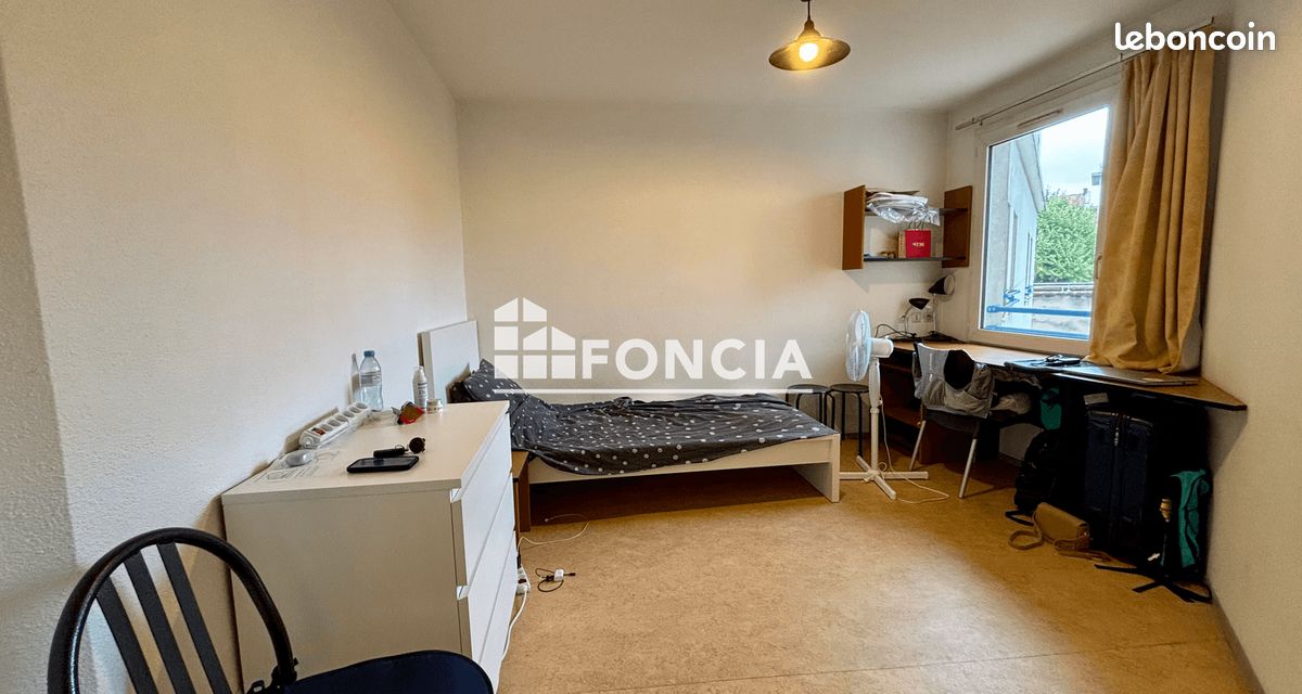 Apartment (image 10)