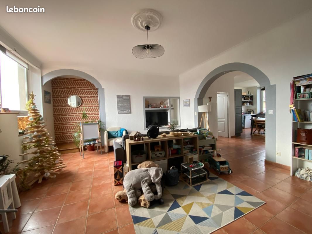 Appartement 3 pièces 103 m² · à Castres · 103 m² · 645 €/mois