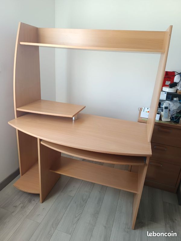 Bureau (image 1)
