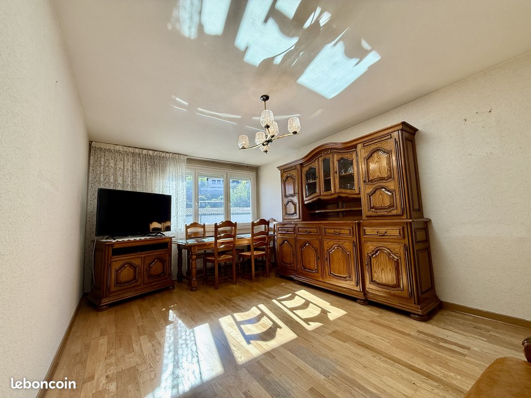 Appartement 3 pièces 74 m² · à Villars · 74 m² · 89 000 €