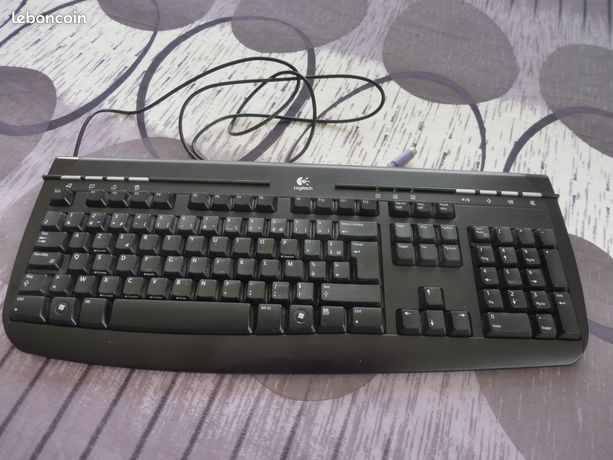 Clavier Logitech Deluxe 250 AZERTY PS/2 – Français – Sans Pieds (OK Testé)