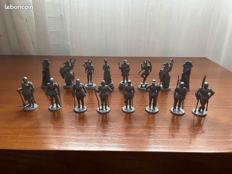 ANCIEN LOT 32 Statuettes Figurines Jeu D Echecs Pub Mokarex Cafe 1960-1970 EUR 12,00 - FR