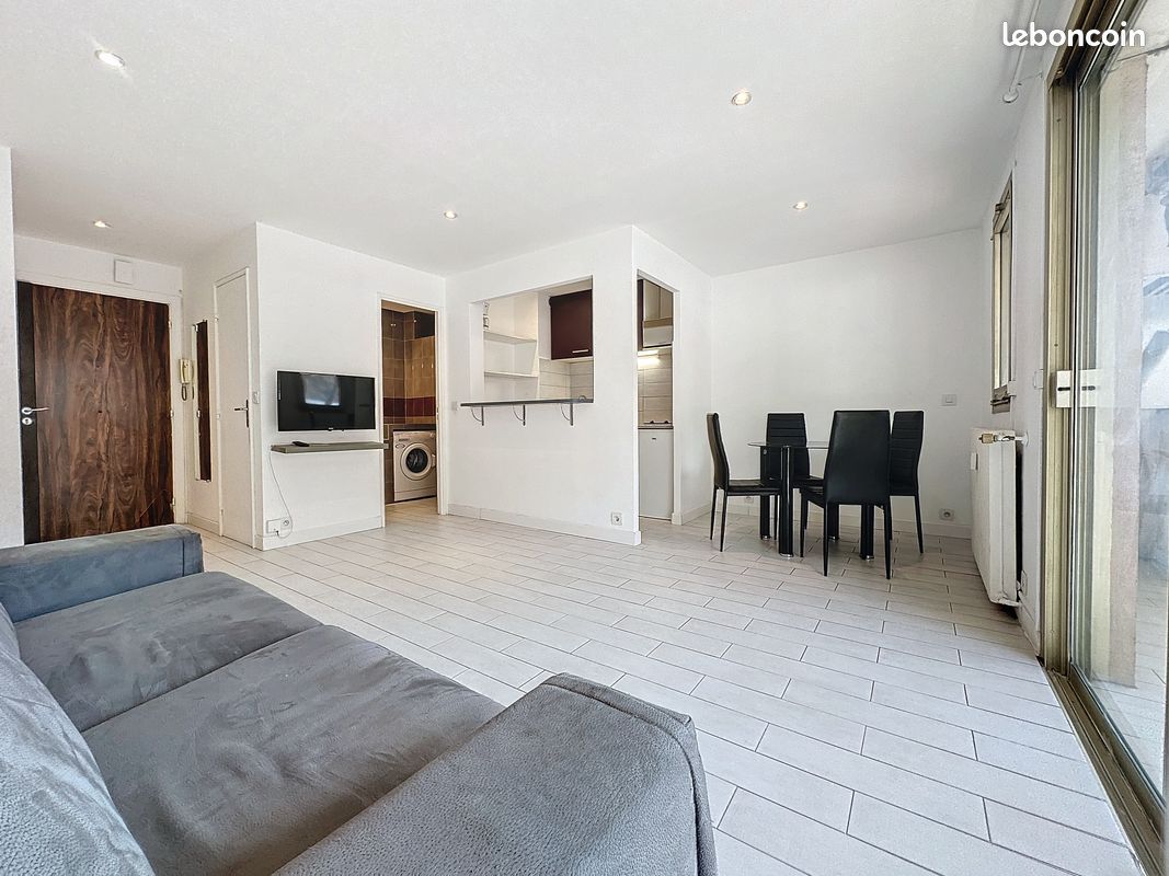 Appartement 1 pièce 28 m² · à Cannes · 28 m² · 920 €/mois