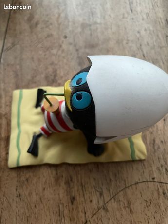 Calimero - Figurine PVC Plastoy - Calimero a un cadeau pour Priscilla