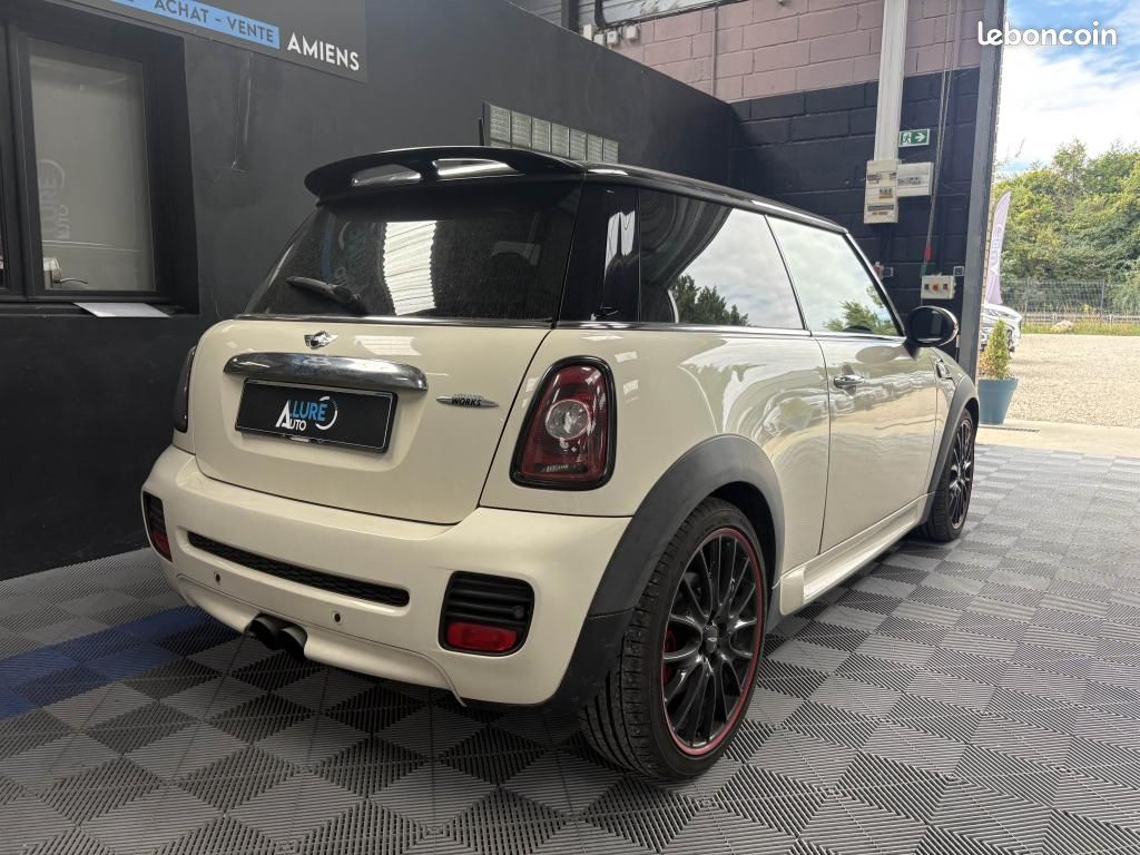 MINI MINI 1.6i - 175 R56 COUPE Cooper S PACK JOHN COOPER WORKS (image 3)
