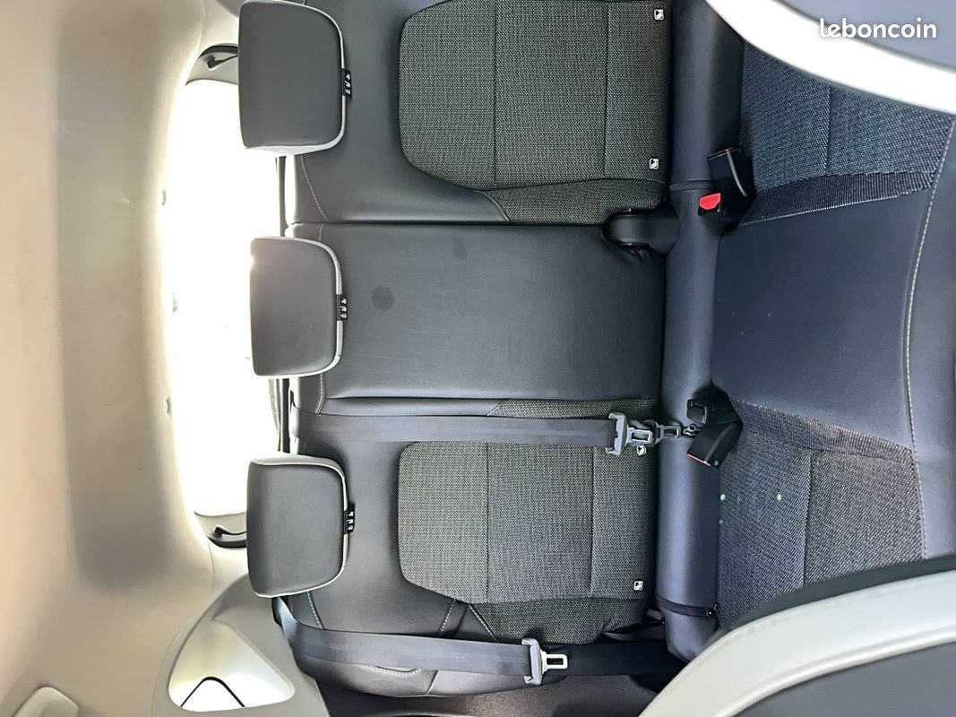 RENAULT Captur E-Tech Plug-in 160 - 21 Intens (image 29)