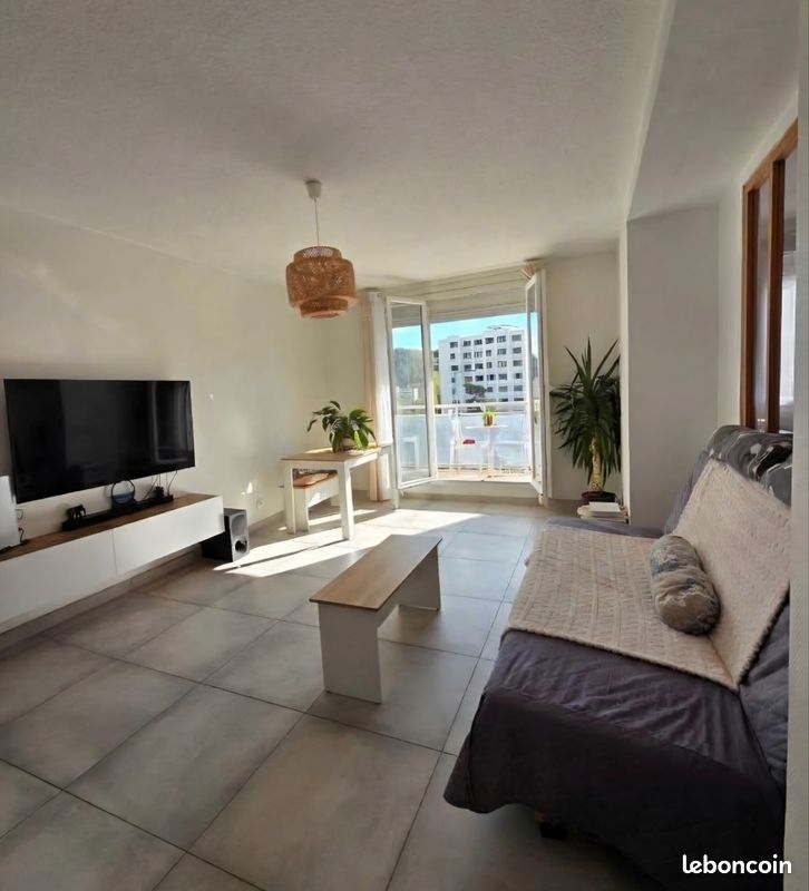 Appartement 4 pièces 83 m² · à Saint-Étienne · 83,5 m² · 112 000 €