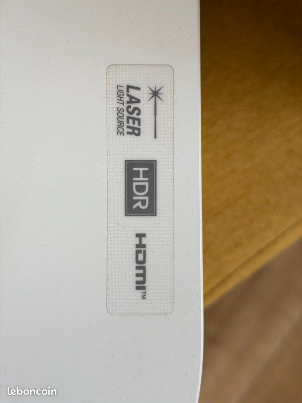 Videoprojecteur laser ultra courte focale haut de gamme (image 3)