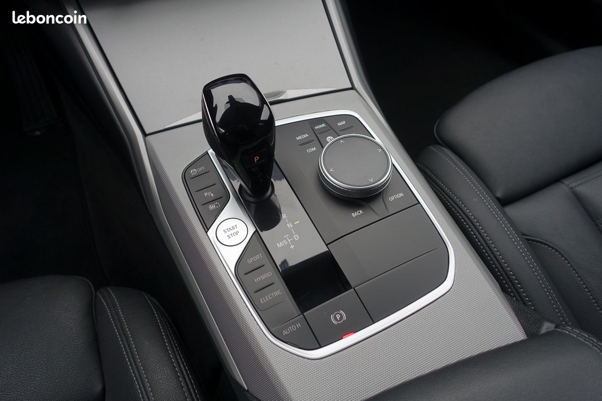320ea Touring Hybride Rechargeable 204ch E-Drive BVA Live cockpit/Cuir Sport chauffant/Gps Europe/Caméra/Carplay/Hayon électrique/Accès confort/1*Main/Garantie 12 mois (image 9)