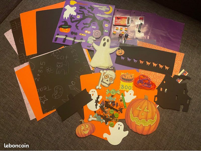Gros lot NEUF scrapbooking HALLOWEEN 👻, papiers, œillets etc etc (image 1)