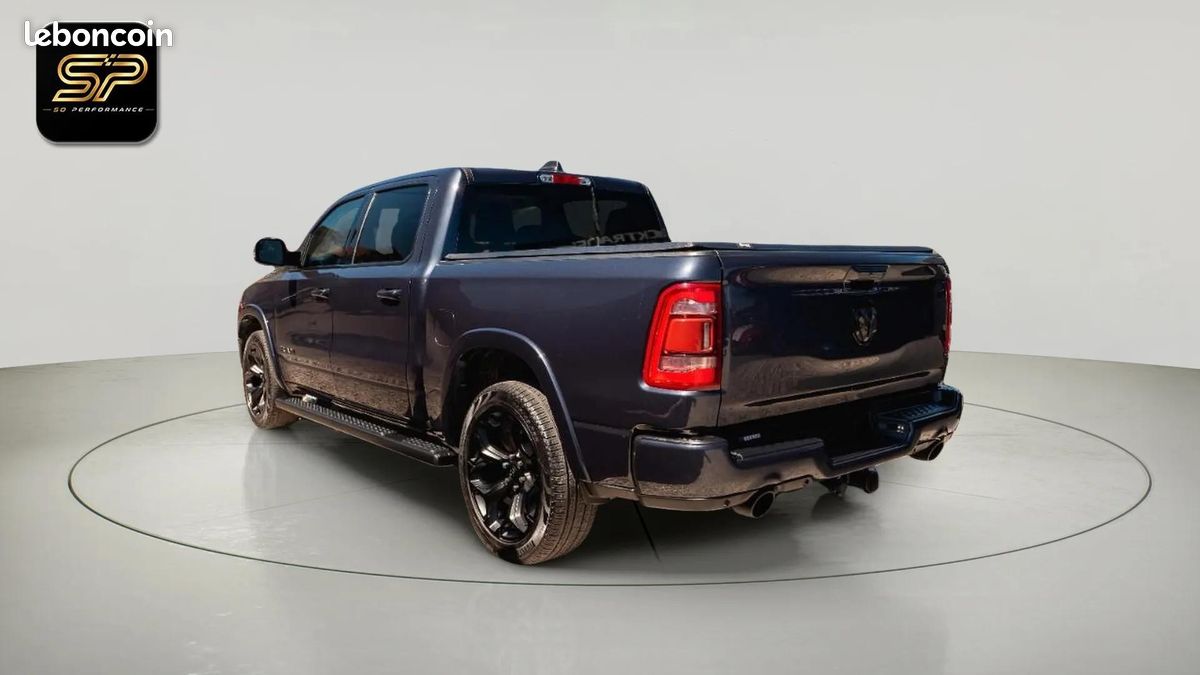 Dodge RAM 1500 Laramie Offroad Night Edition * 5.7 V8 HEMI * 4x4 * Cuir * Alpine * Jantes 22" (image 16)