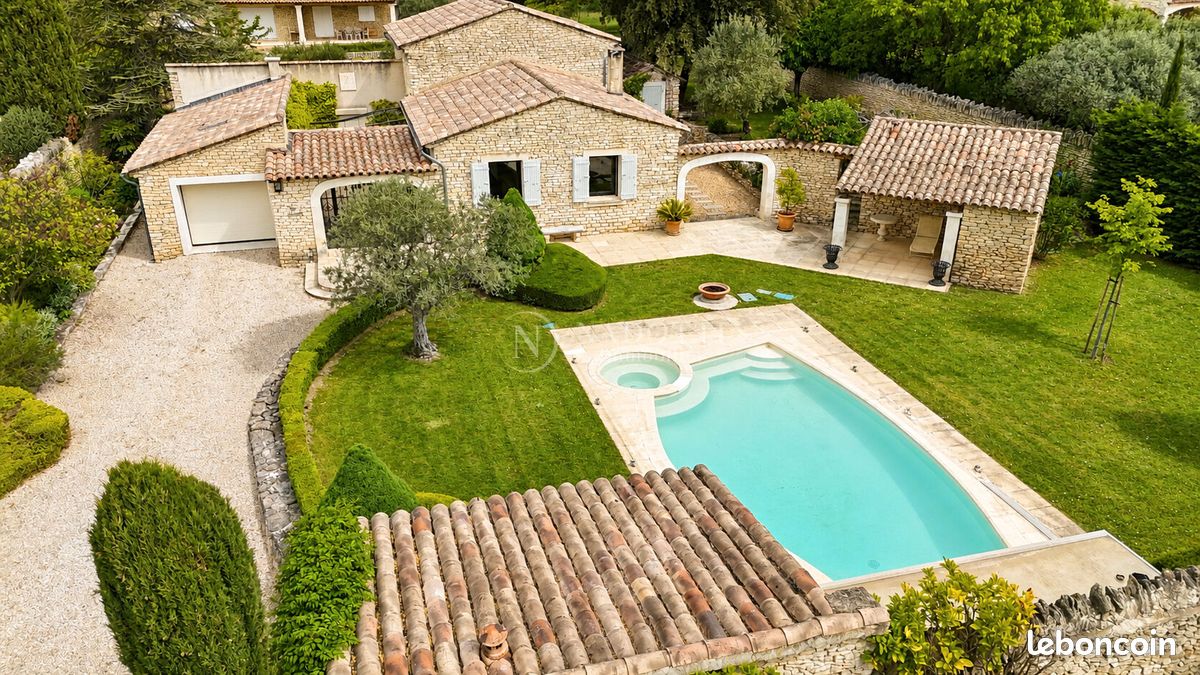 Maison 6 pièces 153 m² · à Gordes · 153 m² · 1 290 000 €