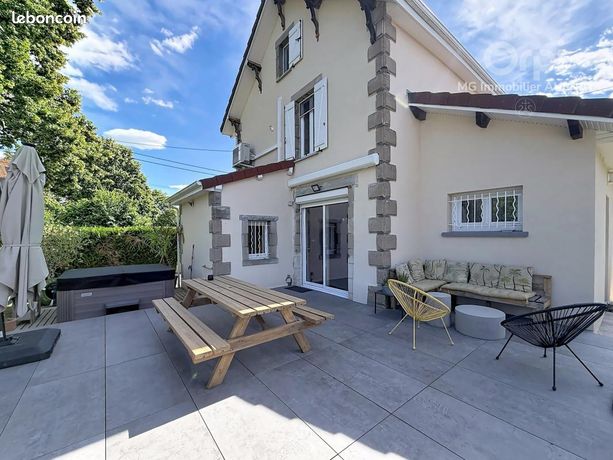 Maison 6 pièces 151 m²