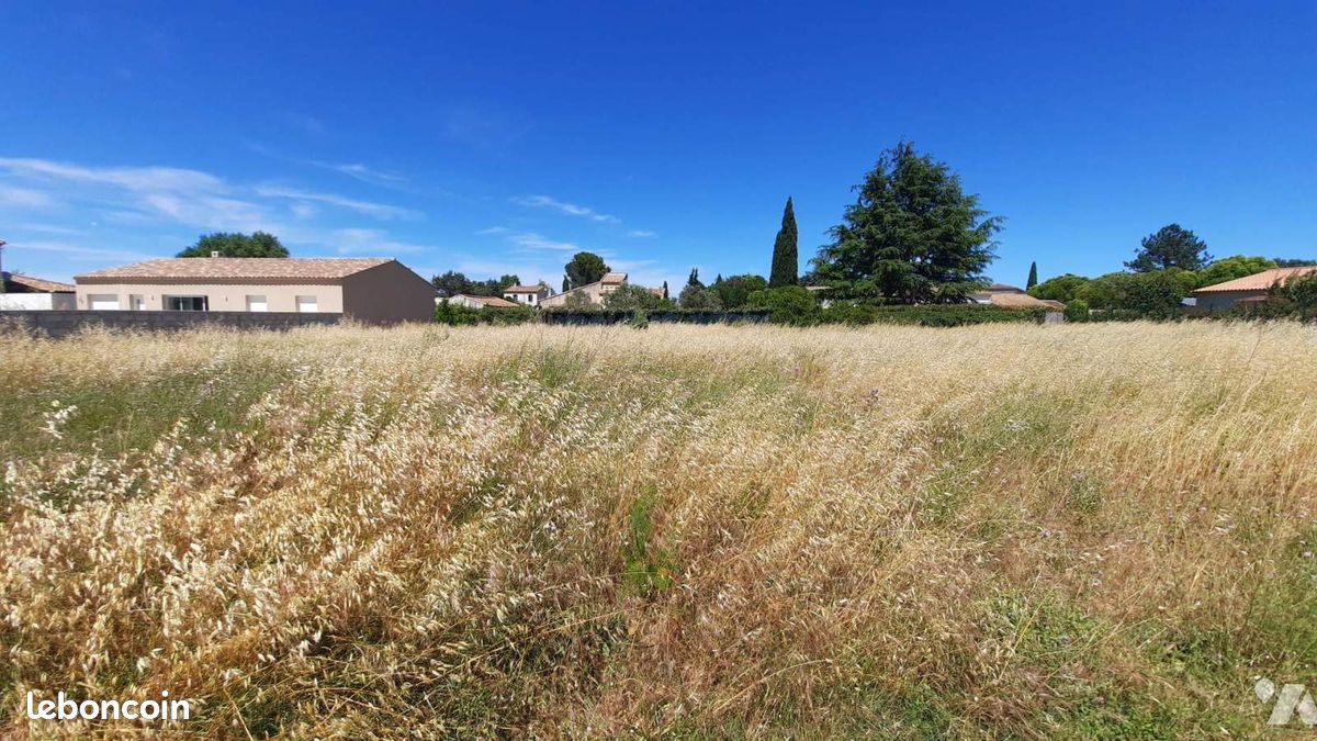 Terrain 813 m² · à Cornillon-Confoux · 813 m² · 262 500 €