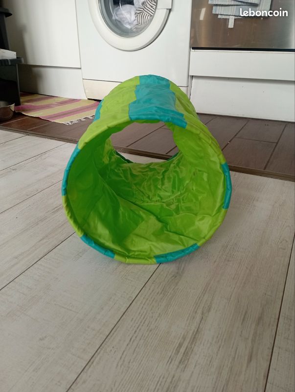 Tunnel chat (image 2)