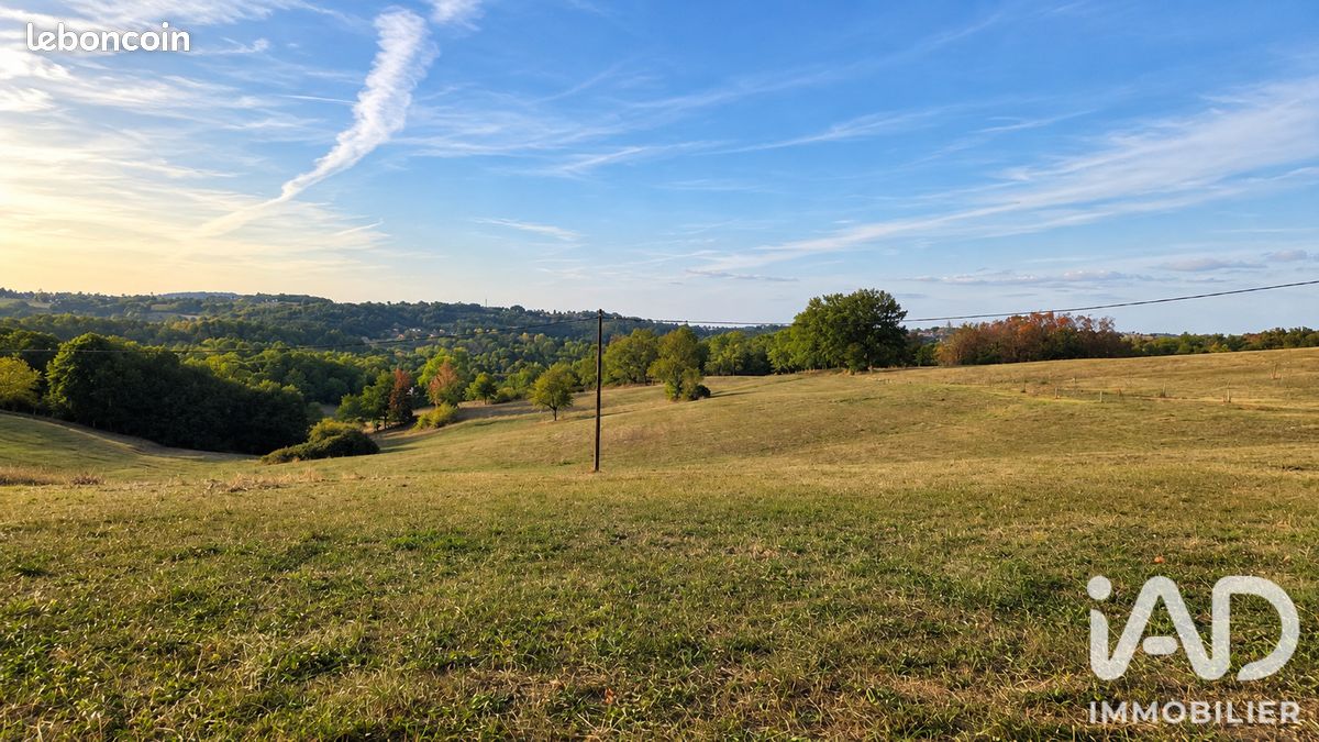 Terrain 2342 m² · à Jugeals-Nazareth · 2 342 m² · 35 000 €