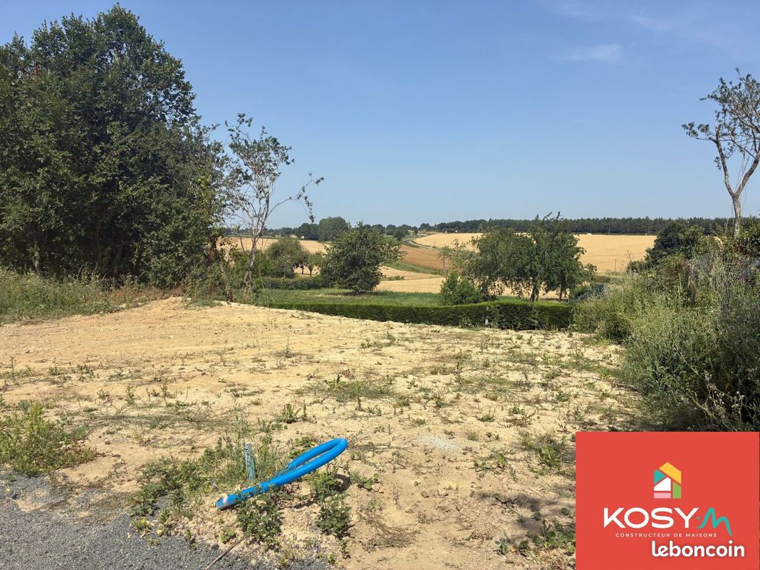 Terrain 426 m² · à Le Lion-d'Angers · 426 m² · 51 120 €