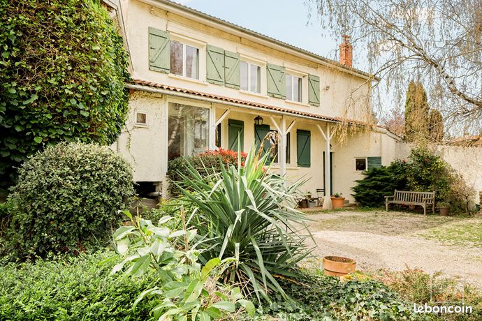 Chalet 9 pièces 307 m²