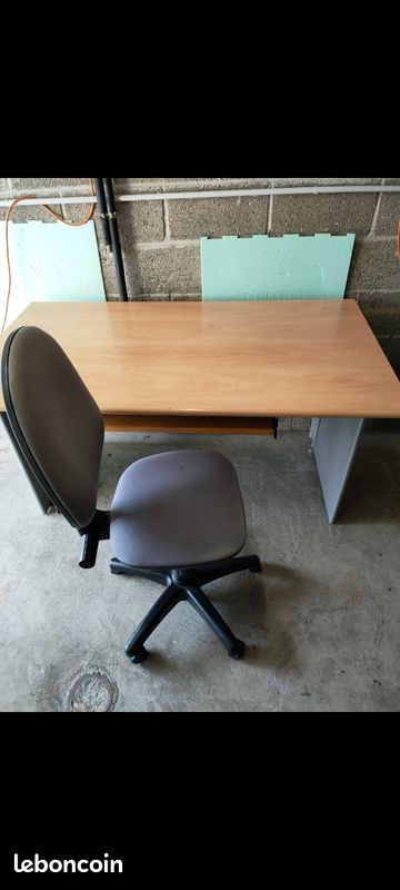 Grand bureau avec chaise (image 1)