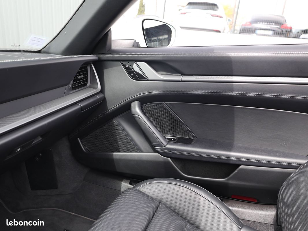 PORSCHE 911 Carrera 4S Cabriolet 3.0i 450 PDK (image 20)