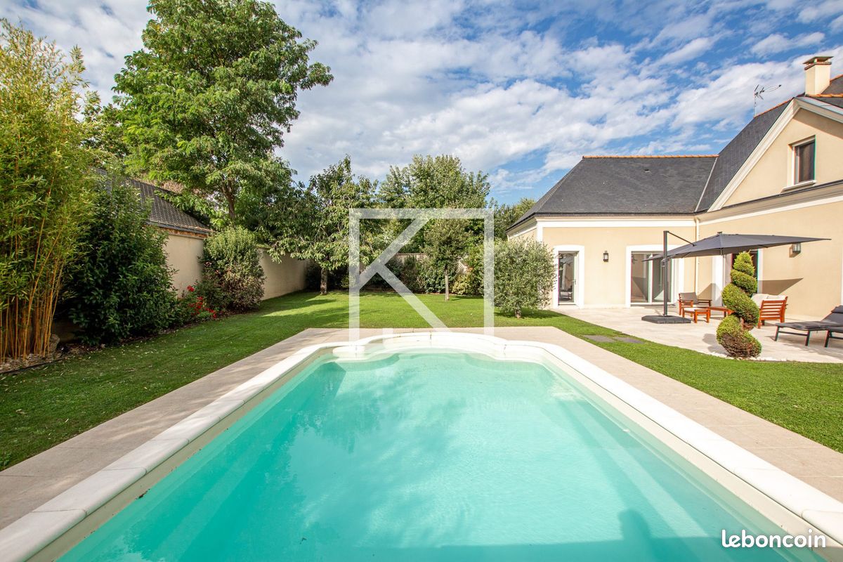 Maison 10 pièces 335 m² · à Rives-du-Loir-en-Anjou · 335 m² · 995 000 €