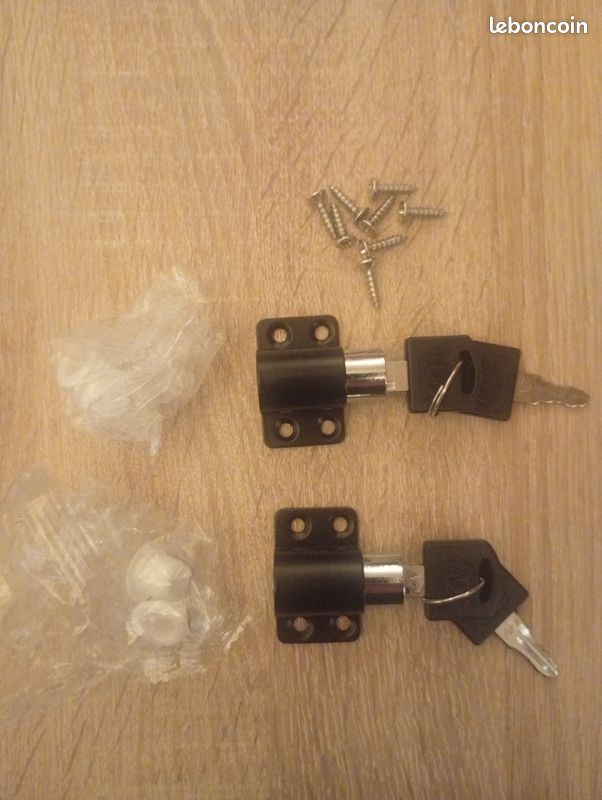 Verrou de sécurité pour fenêtre ou baie vitrée coulissante (image 1)