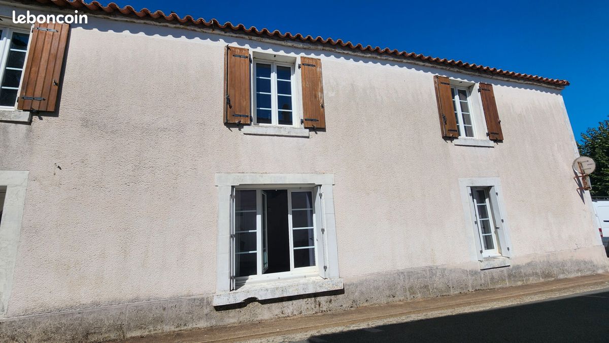 Maison 6 pièces 208 m² · à Maillé · 208 m² · 60 400 €
