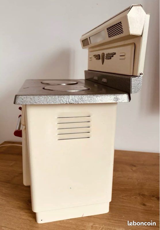 Cabine de douche en tôle, cuisinière en tôle Jouet Bijoux et divers