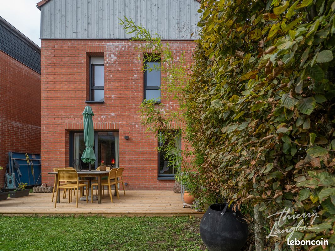 Maison 6 pièces 92 m² · à Sainghin-en-Mélantois · 92 m² · 349 000 €