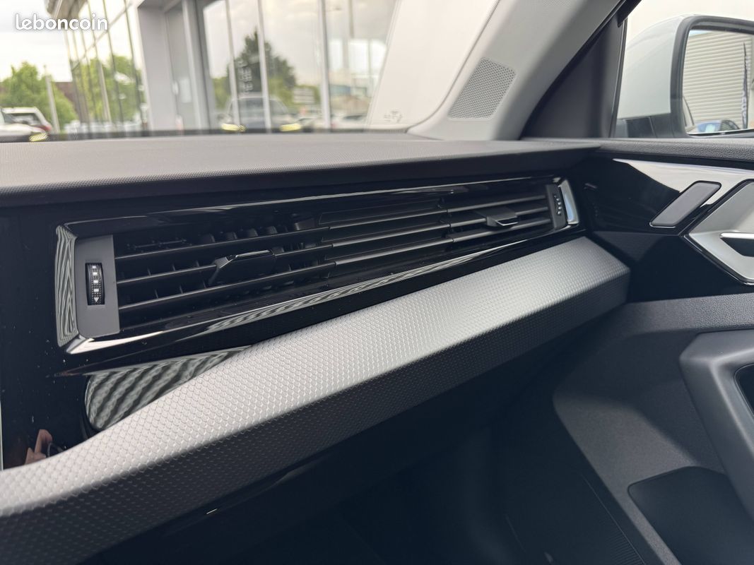 AUDI A1 Sportback 25 TFSI 95 ch BVM5 Design (image 8)