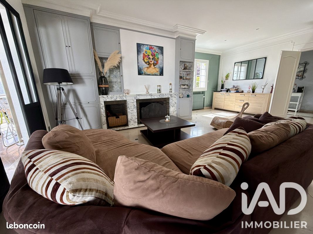 Propriété 7 pièces 246 m² (image 8)