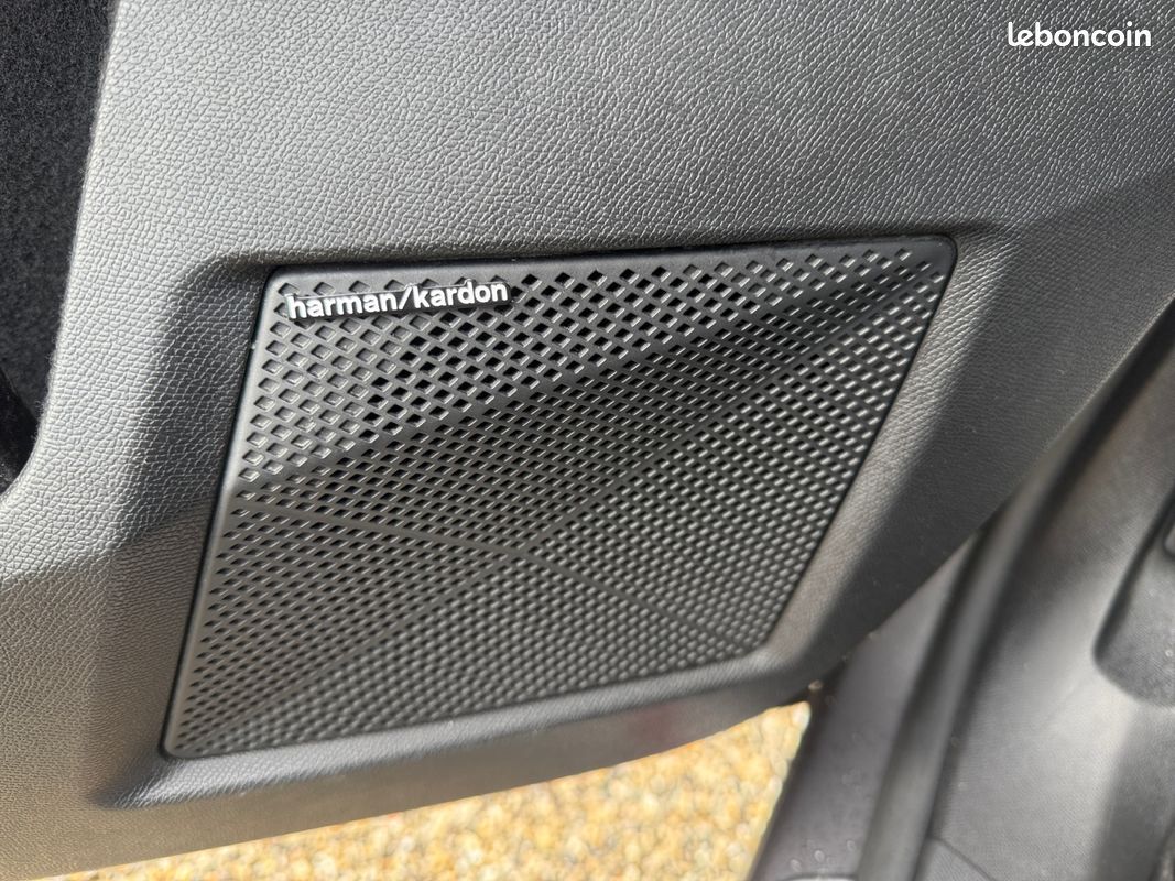 DS DS7 2.0 BlueHDi 180 EAT8 Performance Line Harman Kardon Caméra 360 Montre B.R.M Attelage Garantie 12 mois (image 17)