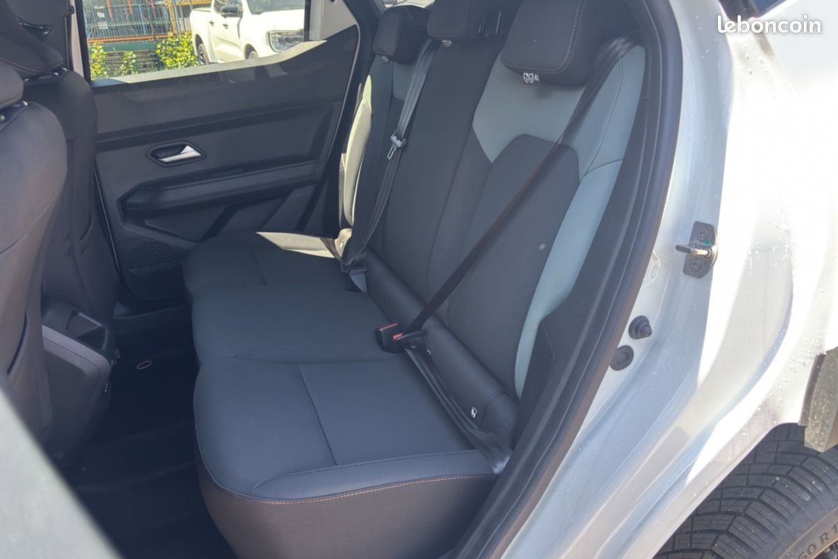 Dacia Duster HYBRID-G 150 4X4 EXTREME PLUS -1% (image 7)