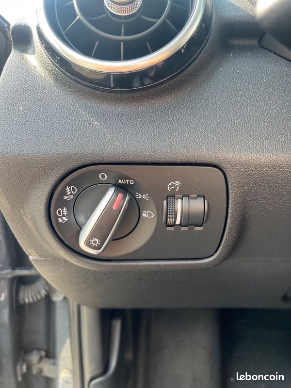 AUDI A1 SPORTBACK 1.4 TDI 90 S-LINE S-TRONIC *TRES BON ETAT - SIEGES CHAUFFANTS - BLUETOOTh (image 26)