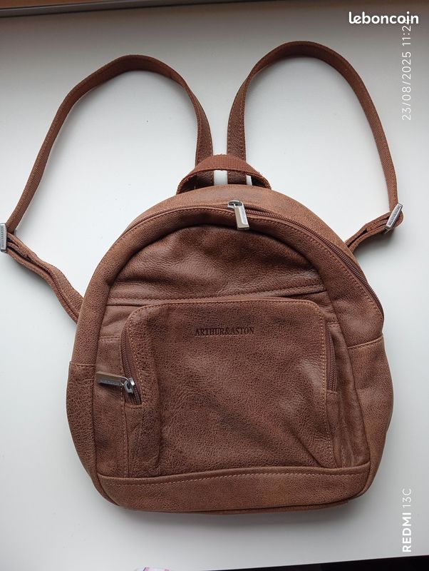lululemon belt.bag size Lululemon Mini Vs Large (2L) Everywhere Belt Bag - New Features, Comparison  & Review - Men & Women