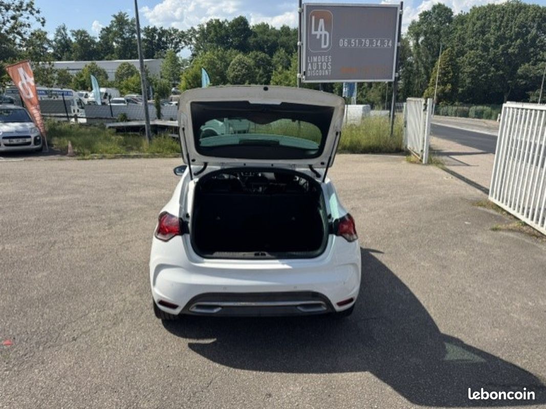 CITROEN DS4 e-HDi 115 So Chic (image 5)