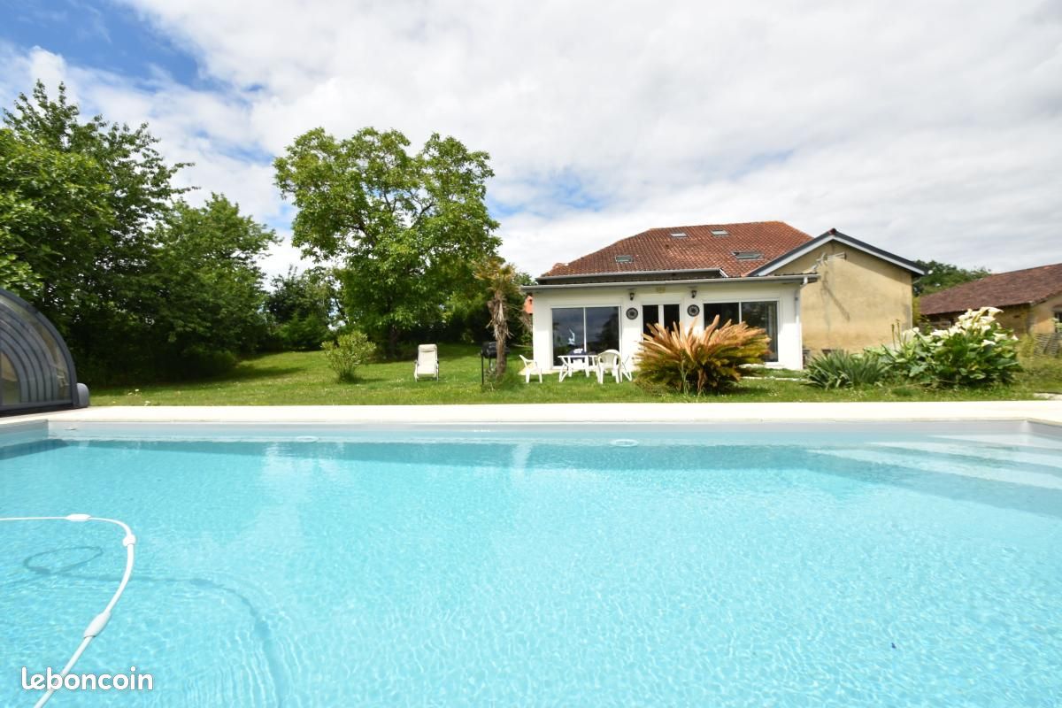Maison 10 pièces 330 m² · à Hagetmau · 330 m² · 369 000 €