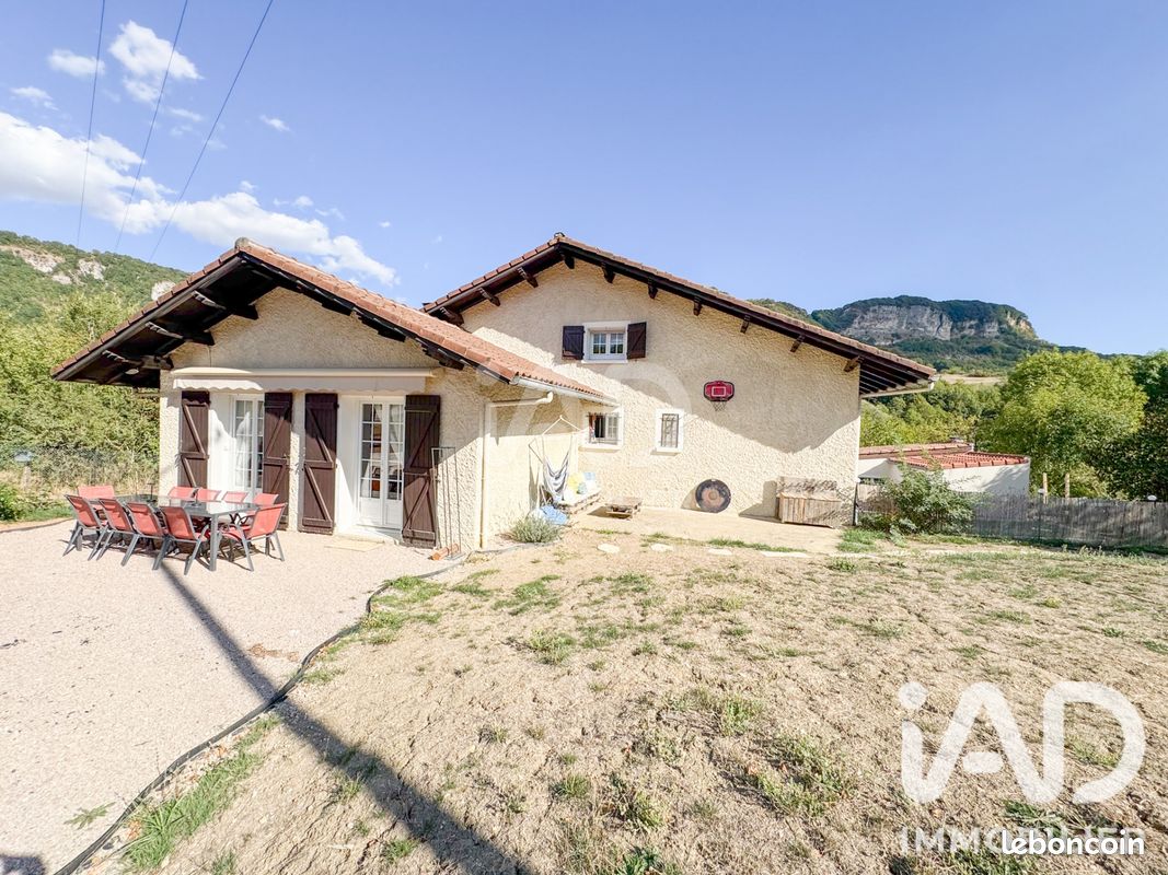 Maison 6 pièces 140 m² · à Saint-Jean-Et-Saint-Paul · 140 m² · 238 000 €