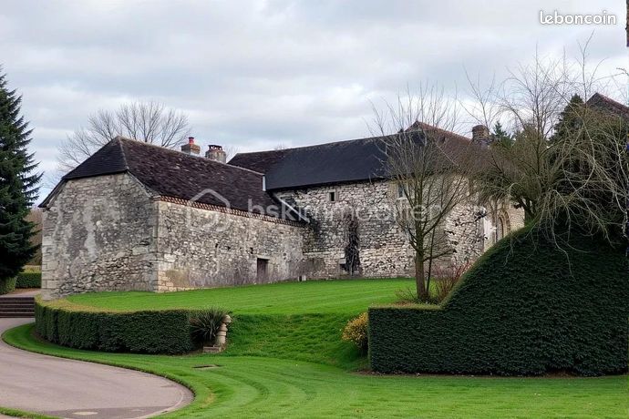 Grange 1 pièce 150 m²